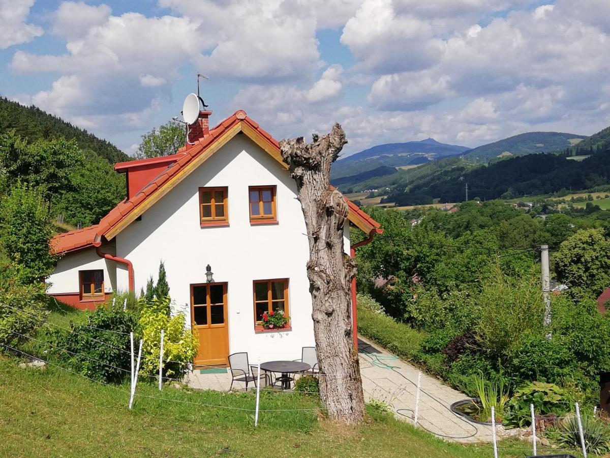 Villa Charming House With Beautiful Landscape Frýdštejn Exterior foto